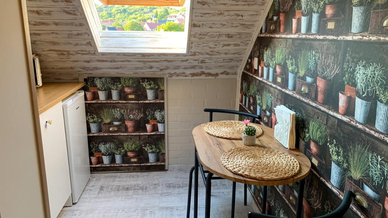 T.H.Ny Village Inn Cottage Тихань Екстер'єр фото