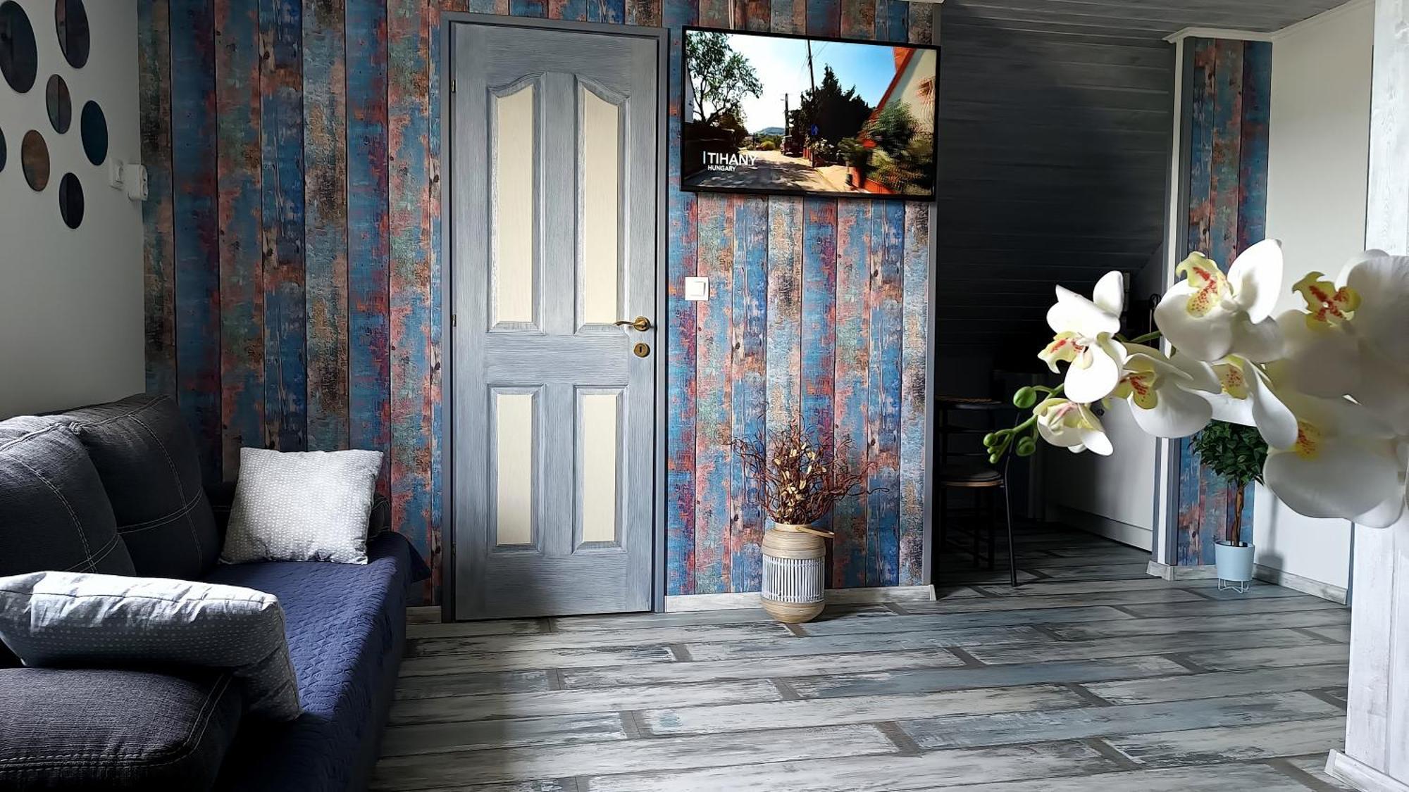 T.H.Ny Village Inn Cottage Тихань Екстер'єр фото