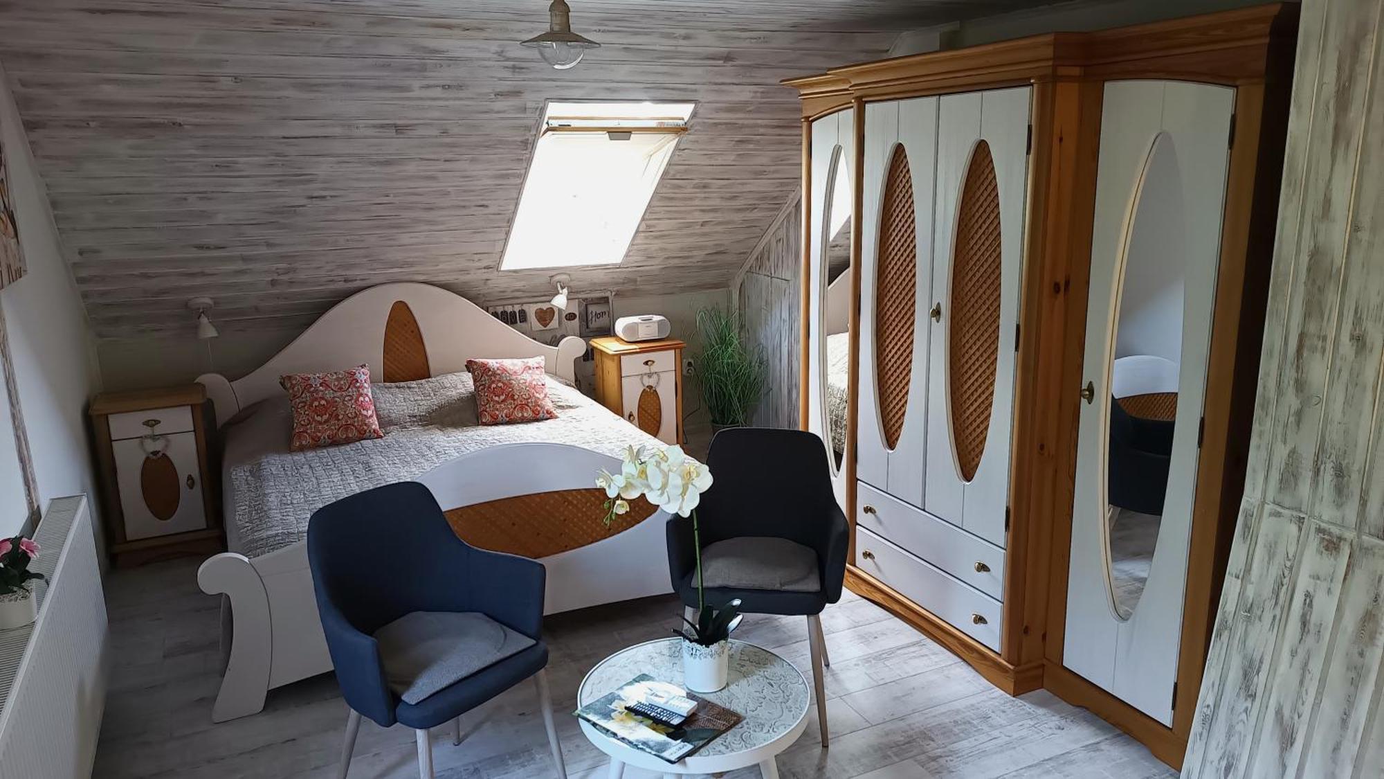 T.H.Ny Village Inn Cottage Тихань Екстер'єр фото