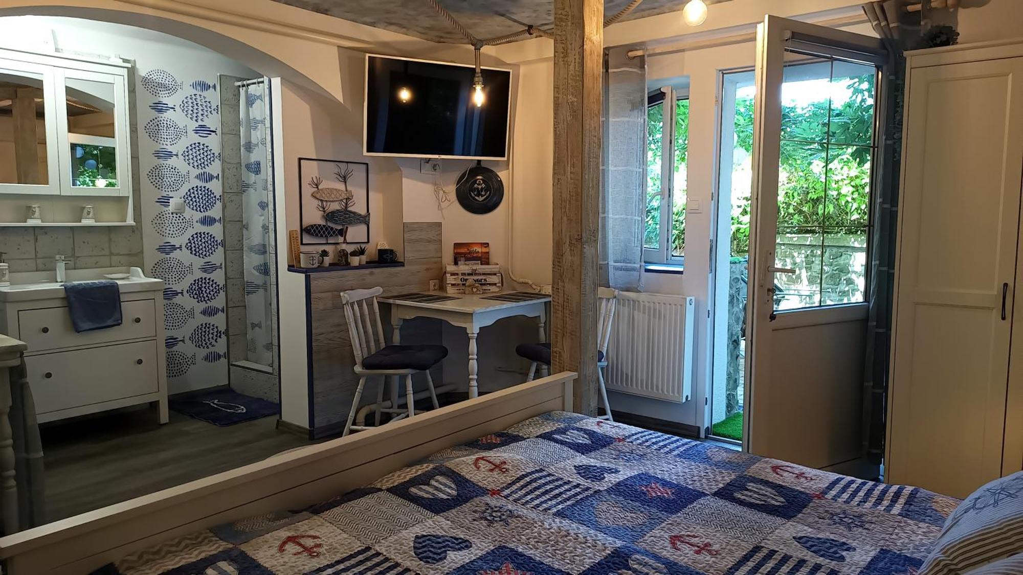 T.H.Ny Village Inn Cottage Тихань Екстер'єр фото